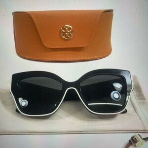 TORY BURCH sunglasses black with white trim